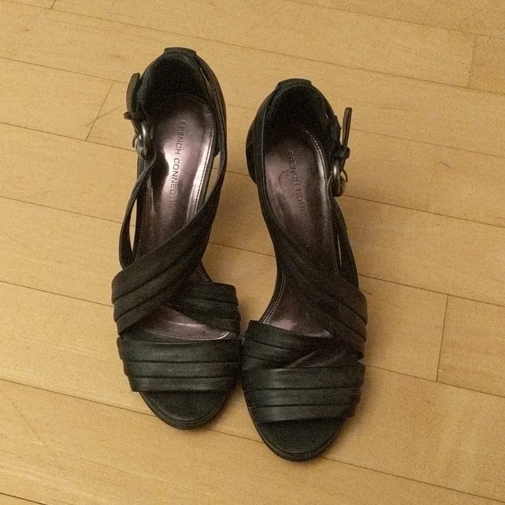 French connection heels size 8 leather wood heel
